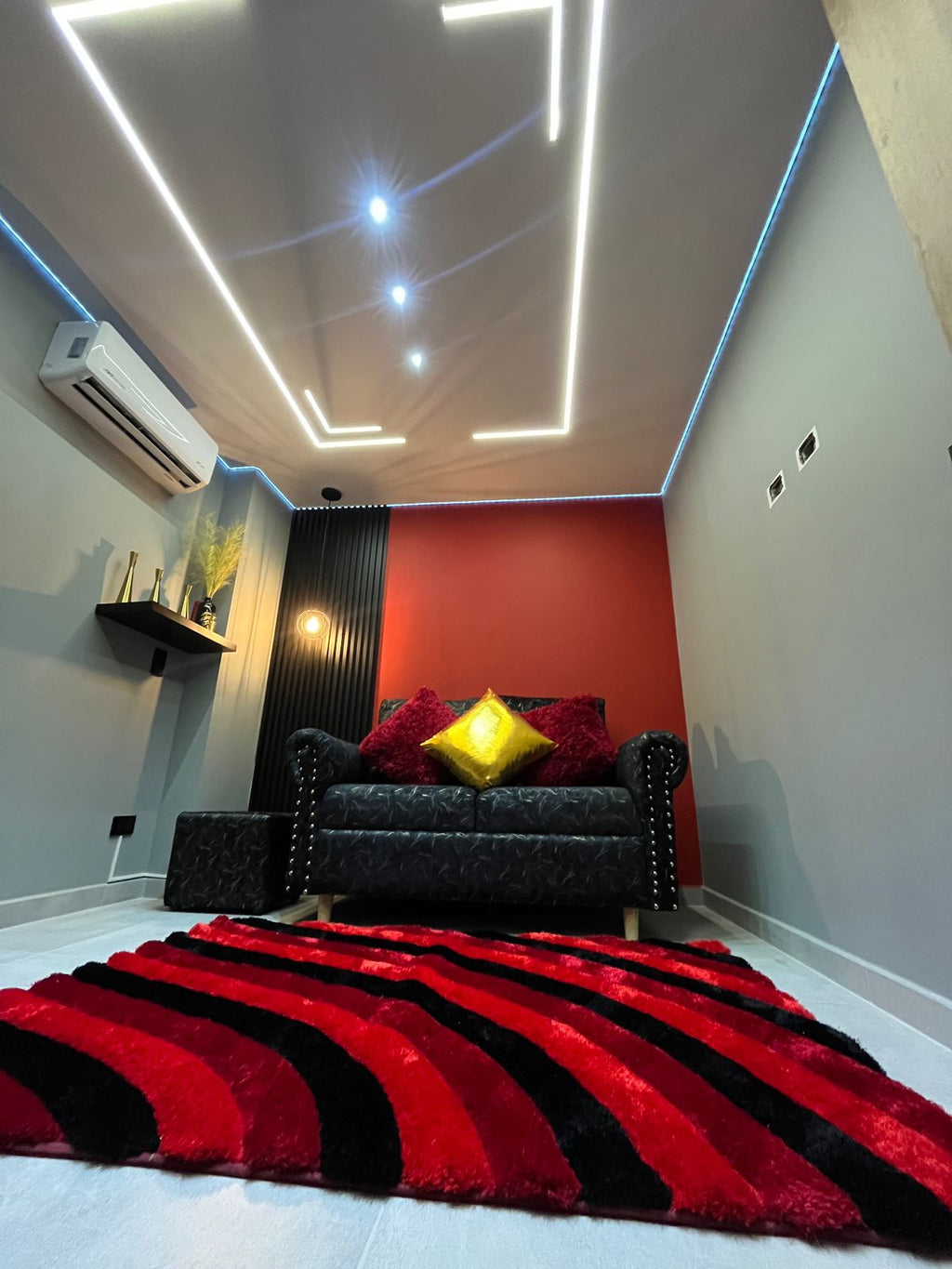 SUITE | BLACK VELVET