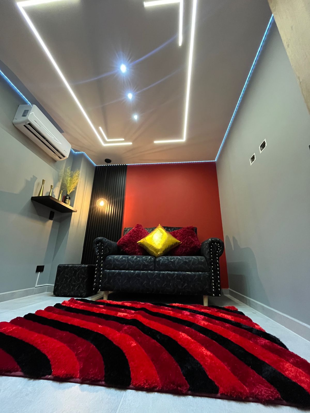 SUITE | BLACK VELVET