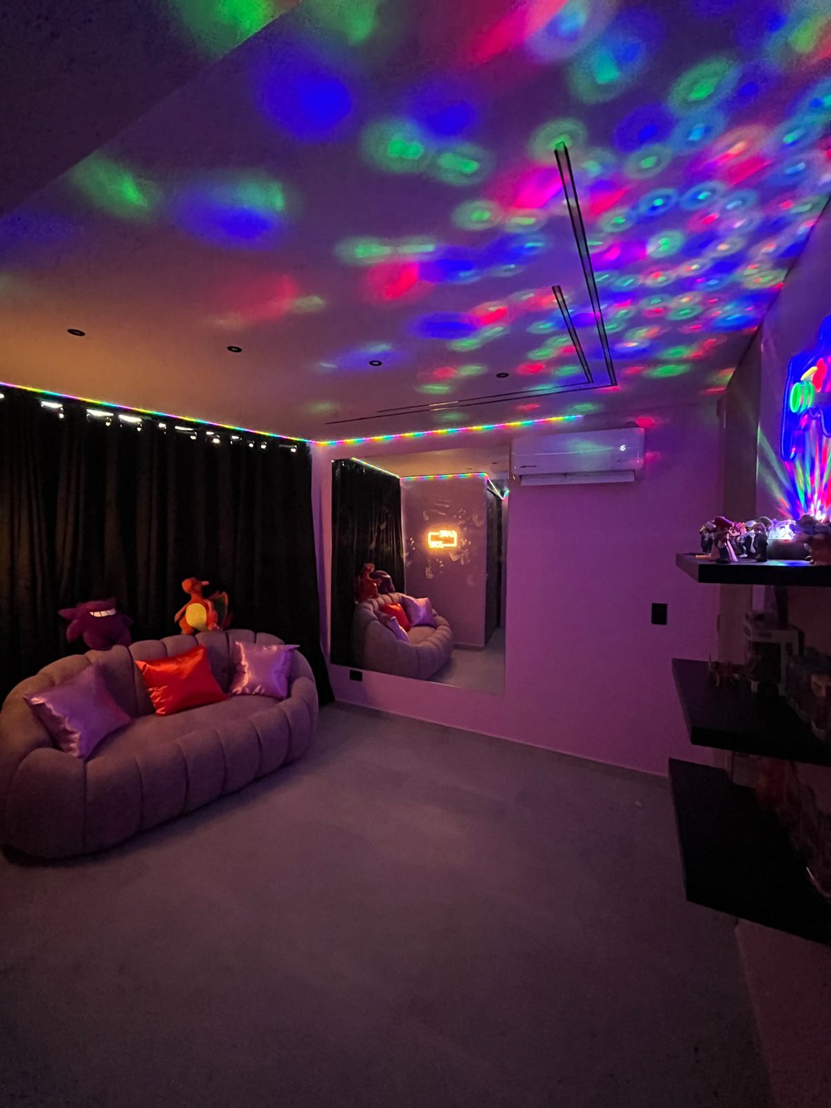 SUITE | NEON DREAMS